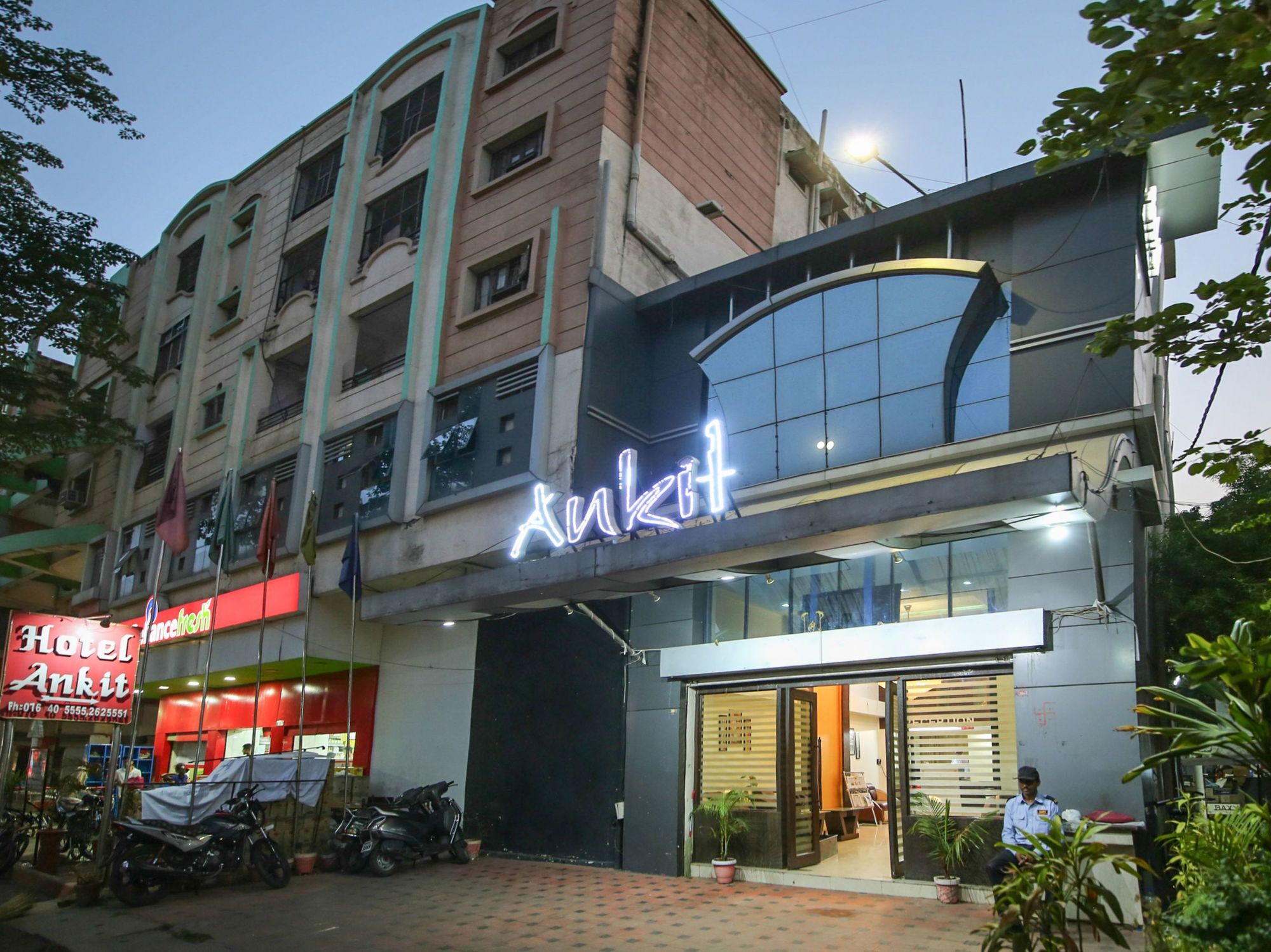 Oyo 15144 Hotel Ankit Jabalpur Εξωτερικό φωτογραφία